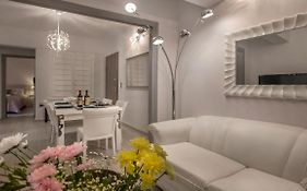 Beautiful Modern 2Br Home On The Steps Of Acropolis!